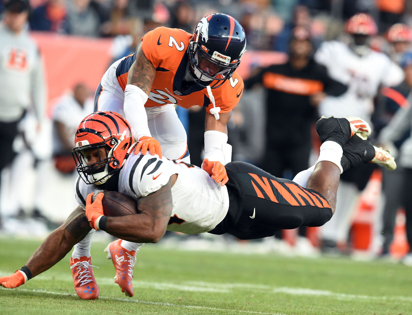121921-s-dg-bengalsbroncos1435 .jpg